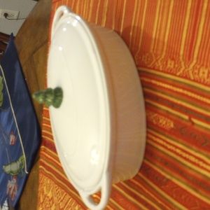 White Stoneware Oval Covered Casserole 🌲